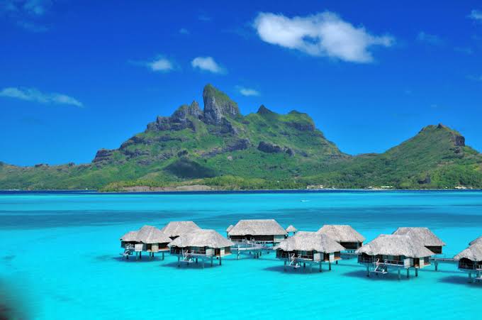 Paisaje paradisíaco de la Polinesia, lugar soñado de Mami
